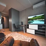 Appartamento Modern Central Riga Apartment With Balcony, Gym Access, Dedicated Parking, Kitchen & Ac *