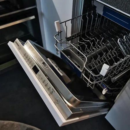 Scan Qr Code For Video Tour - Free Parking, Gym Access, Air Conditioning, Kitchen And In Apartman Riga