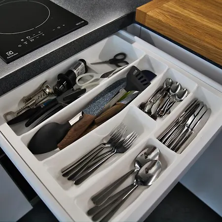 Apartman Scan Qr Code For Video Tour - Free Parking, Gym Access, Air Conditioning, Kitchen And In