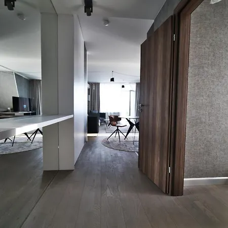 アパート Modern With Balcony, Gym, Parking & Ac