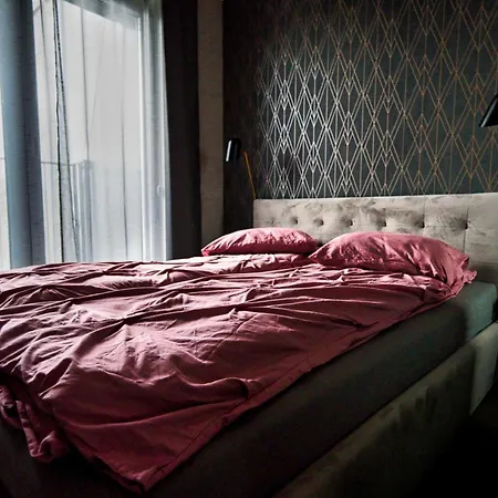 Apartman Scan Qr Code For Video Tour - Free Parking, Gym Access, Air Conditioning, Kitchen And In *