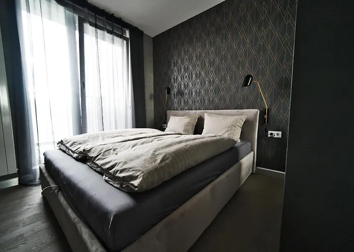 Urban Oasis: Fitness-focused With Views Dzīvoklis