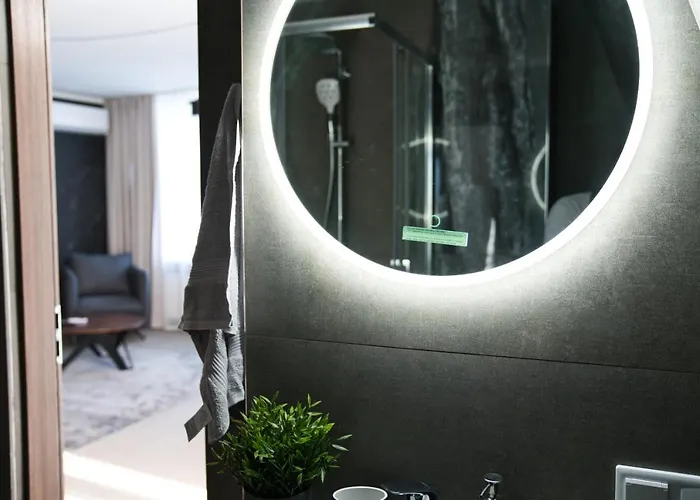 Urban Oasis: Fitness-focused With Views *