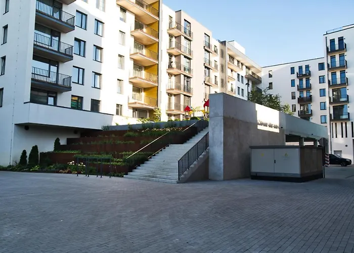 Dzīvoklis Urban Oasis: Fitness-focused With Views