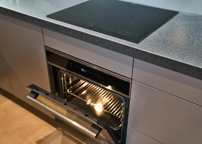 Scan Qr Code For Video Tour - Free Parking, Gym Access, Air Conditioning, Kitchen And In Riga