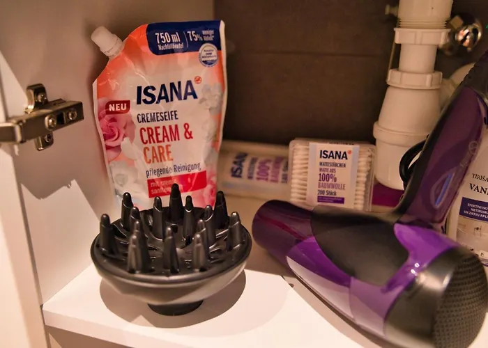 Urban Oasis: Fitness-focused With Views Dzīvoklis *