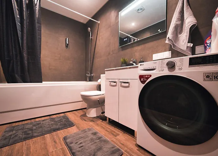 Dzīvoklis Urban Oasis: Fitness-focused With Views