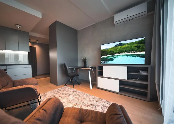 Dzīvoklis Urban Oasis: Fitness-focused With Views *