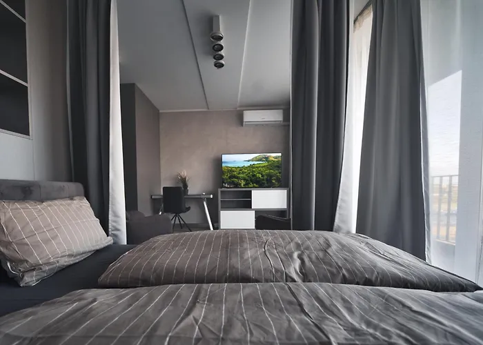 Urban Oasis: Fitness-focused With Views Dzīvoklis Riga