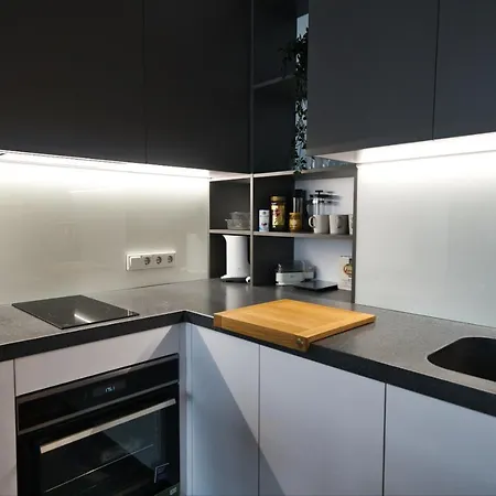 Appartement Scan Qr Code For Video Tour - Free Parking, Gym Access, Air Conditioning, Kitchen And In