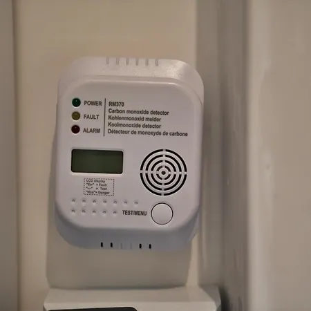 Scan Qr Code For Video Tour - Free Parking, Gym Access, Air Conditioning, Kitchen And In Appartement Riga