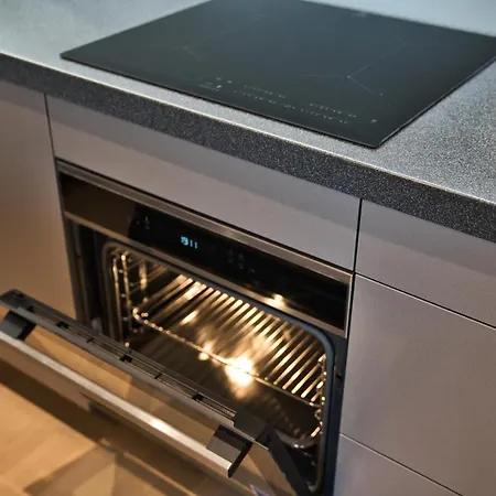 Scan Qr Code For Video Tour - Free Parking, Gym Access, Air Conditioning, Kitchen And In Riga